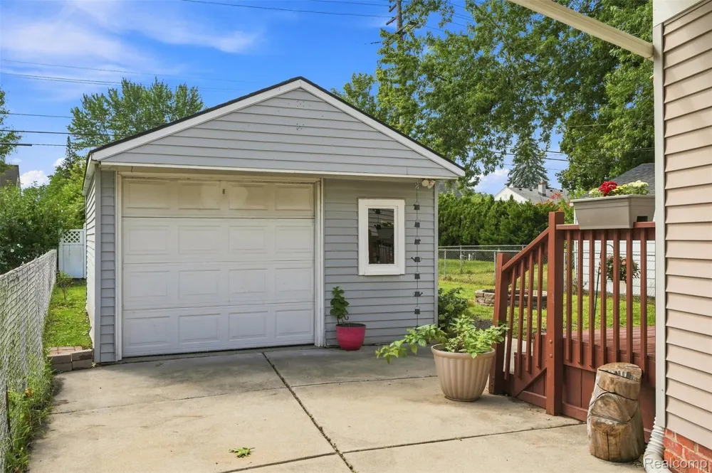 24911 Cooke Street Dearborn City, MI 48124