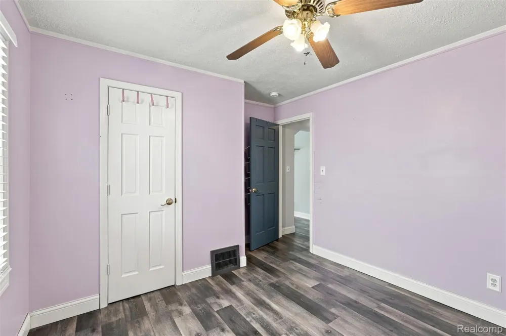 24911 Cooke Street Dearborn City, MI 48124