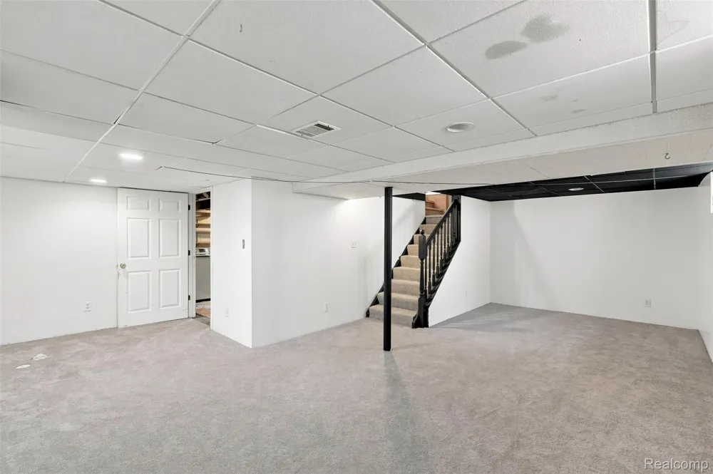 24911 Cooke Street Dearborn City, MI 48124