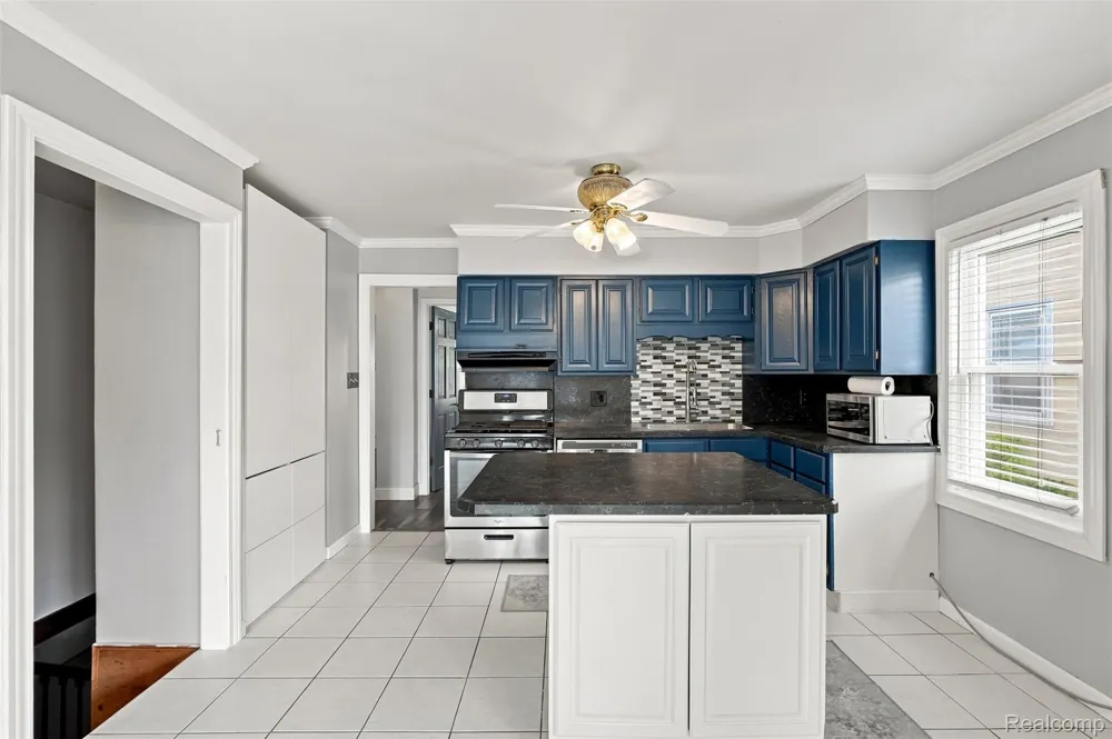 24911 Cooke Street Dearborn City, MI 48124