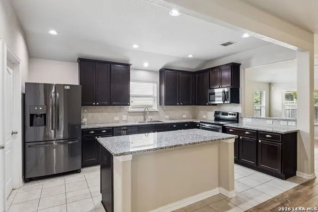 7603 PRESIDIO HVN Boerne, TX 78015