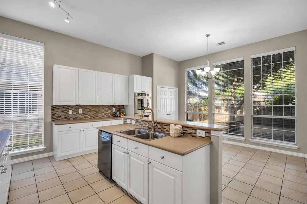 2904 Parkhaven Drive Flower Mound, TX 75022