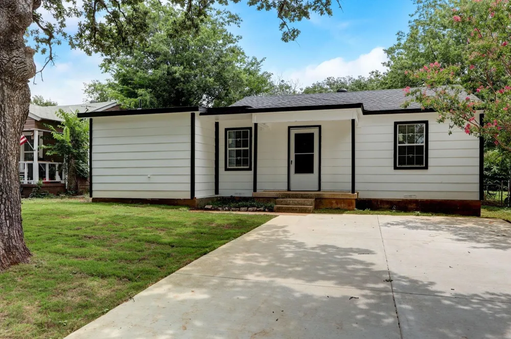 3728 Peach Street Fort Worth, TX 76040