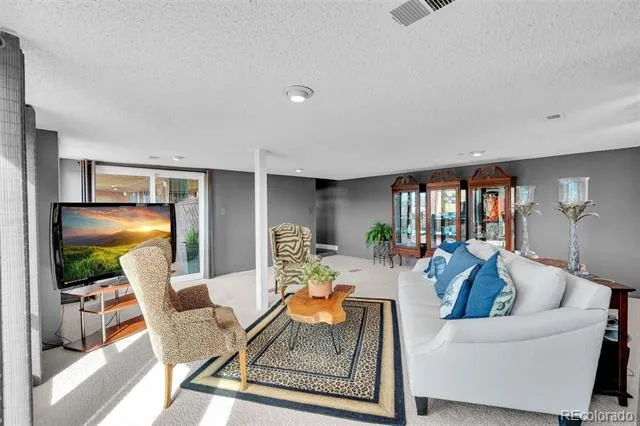 4500 Sentinel Rock Larkspur, CO 80118