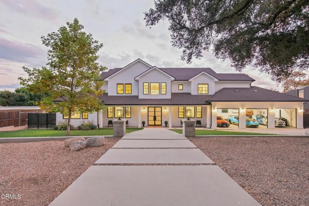 1220 Journeys End Drive La Canada Flintridge, CA 91011