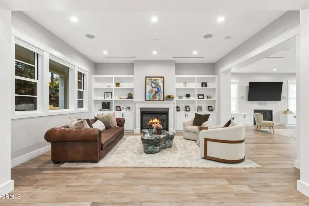 1220 Journeys End Drive La Canada Flintridge, CA 91011