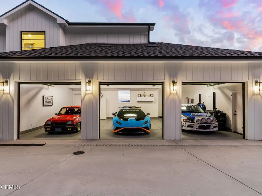 1220 Journeys End Drive La Canada Flintridge, CA 91011
