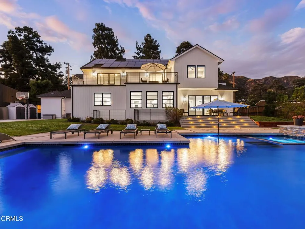 1220 Journeys End Drive La Canada Flintridge, CA 91011