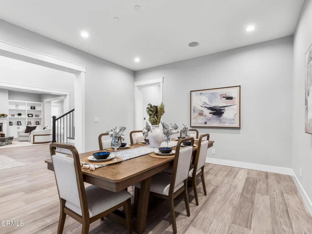 1220 Journeys End Drive La Canada Flintridge, CA 91011