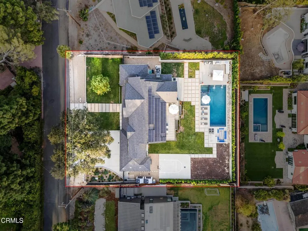 1220 Journeys End Drive La Canada Flintridge, CA 91011