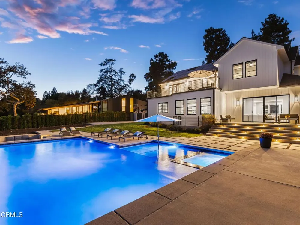 1220 Journeys End Drive La Canada Flintridge, CA 91011