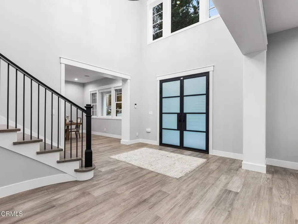 1220 Journeys End Drive La Canada Flintridge, CA 91011