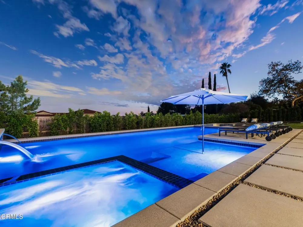 1220 Journeys End Drive La Canada Flintridge, CA 91011