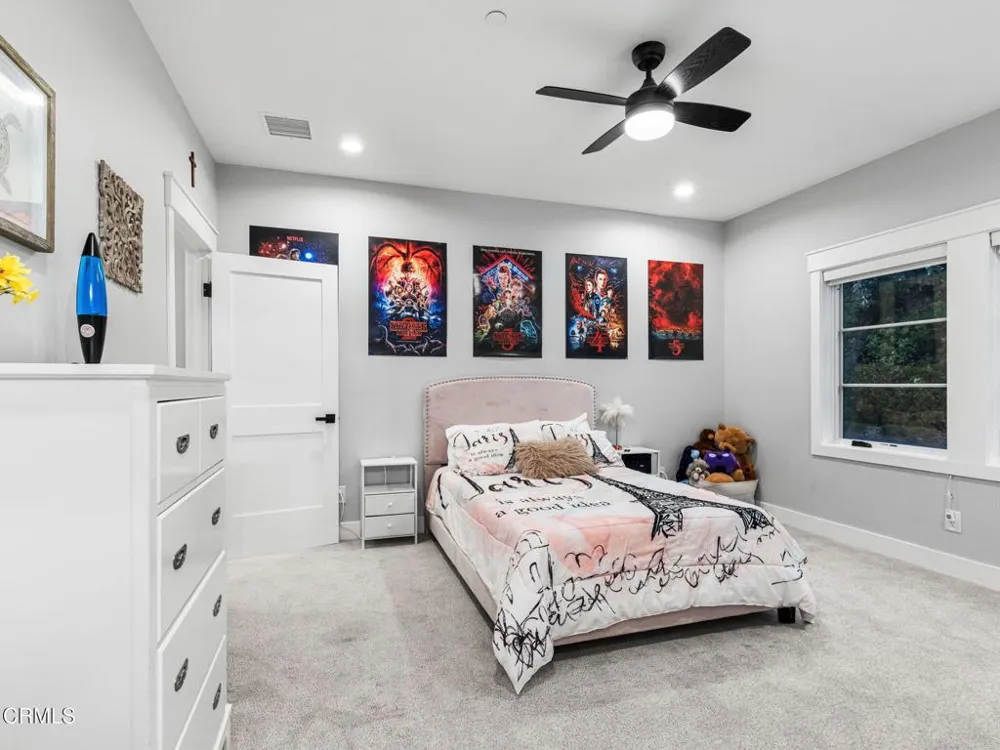 1220 Journeys End Drive La Canada Flintridge, CA 91011