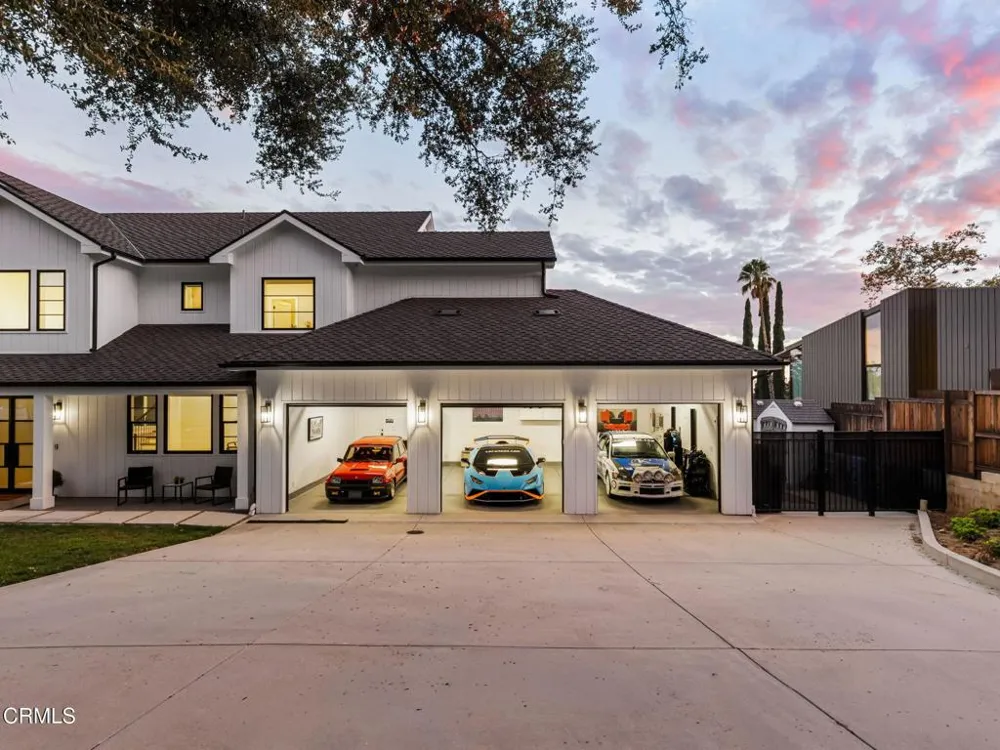 1220 Journeys End Drive La Canada Flintridge, CA 91011