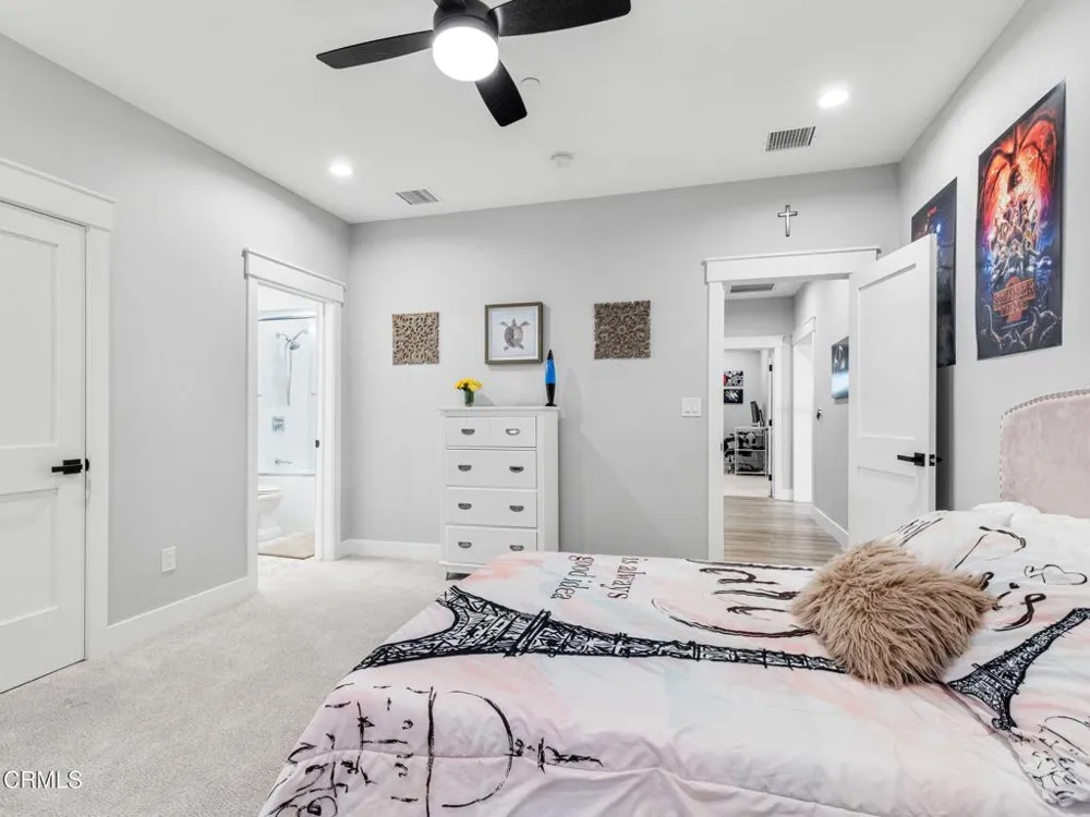 1220 Journeys End Drive La Canada Flintridge, CA 91011
