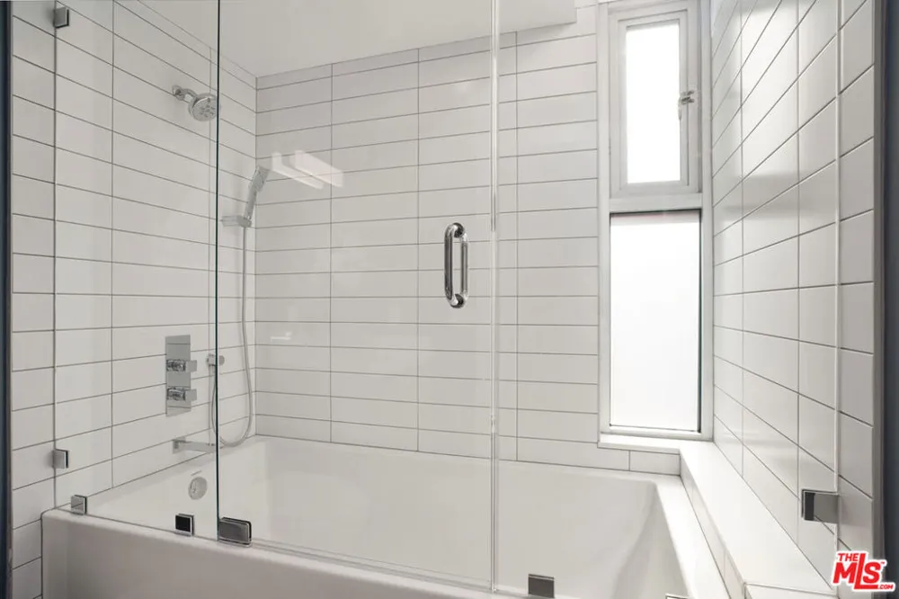 8210 Fountain Avenue #202 West Hollywood, CA 90046