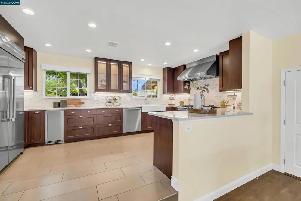 2330 Gill Port Ln Walnut Creek, CA 94598