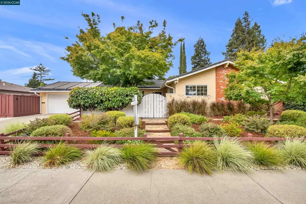 2330 Gill Port Ln Walnut Creek, CA 94598