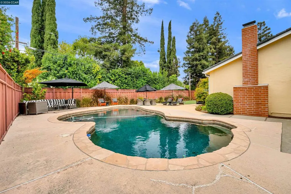 2330 Gill Port Ln Walnut Creek, CA 94598