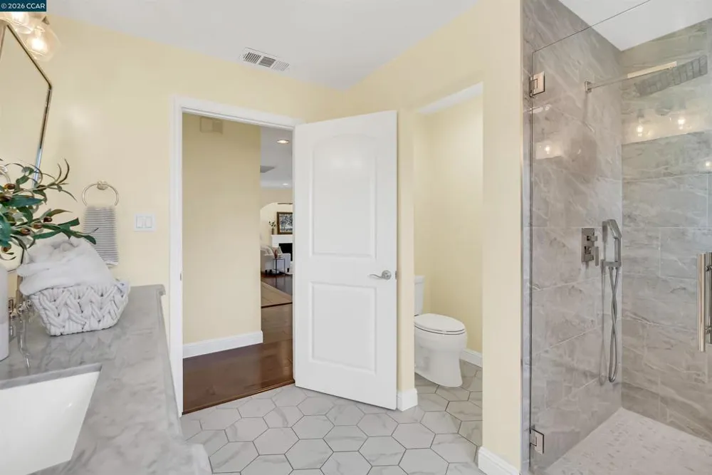 2330 Gill Port Ln Walnut Creek, CA 94598
