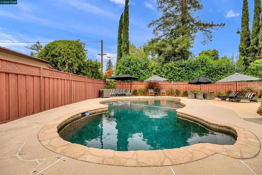 2330 Gill Port Ln Walnut Creek, CA 94598