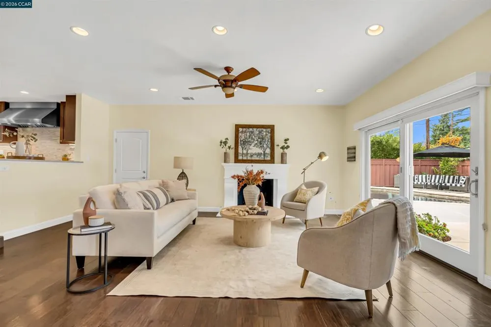 2330 Gill Port Ln Walnut Creek, CA 94598