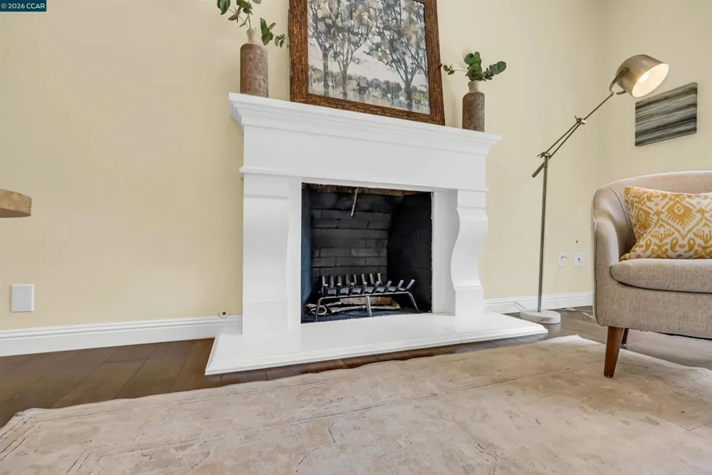 2330 Gill Port Ln Walnut Creek, CA 94598