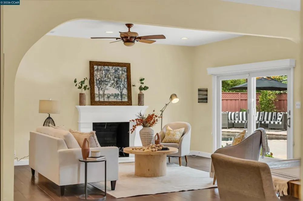 2330 Gill Port Ln Walnut Creek, CA 94598