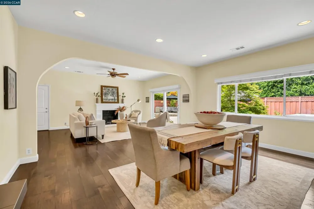 2330 Gill Port Ln Walnut Creek, CA 94598
