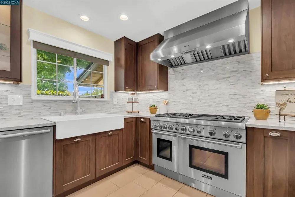 2330 Gill Port Ln Walnut Creek, CA 94598