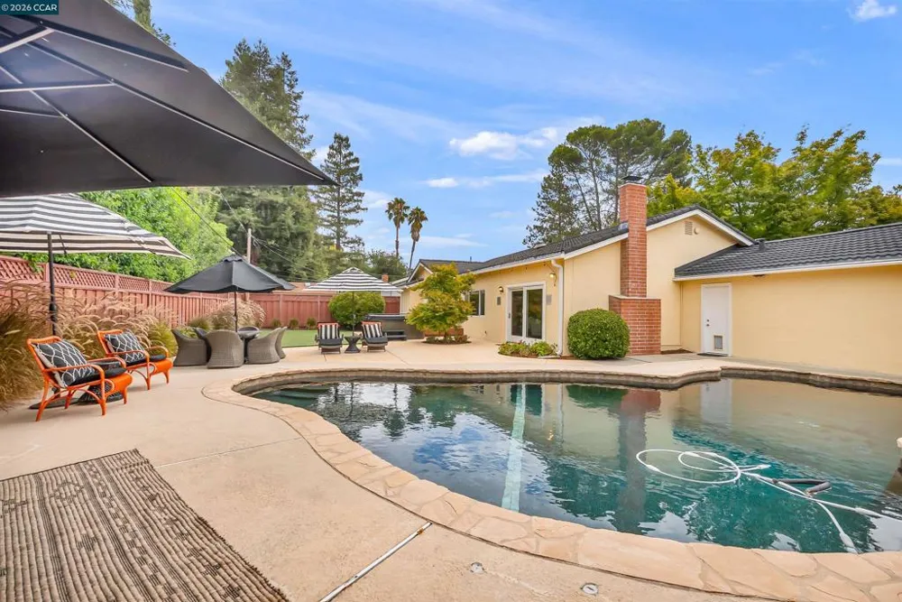 2330 Gill Port Ln Walnut Creek, CA 94598