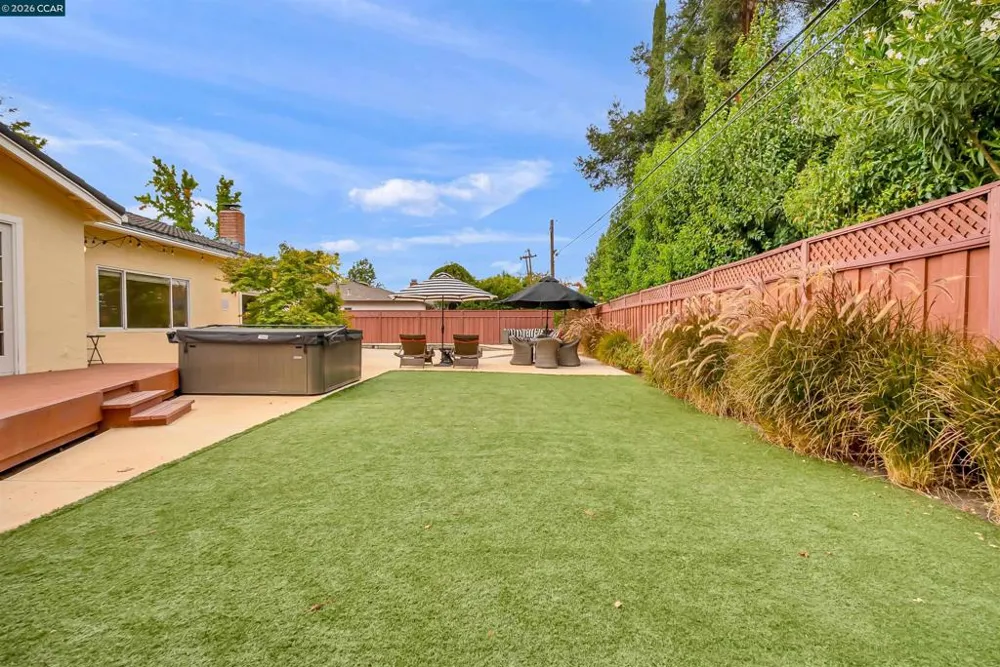 2330 Gill Port Ln Walnut Creek, CA 94598