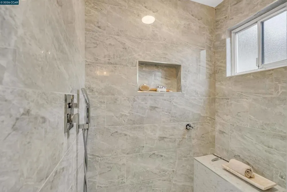 2330 Gill Port Ln Walnut Creek, CA 94598