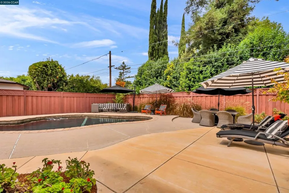 2330 Gill Port Ln Walnut Creek, CA 94598