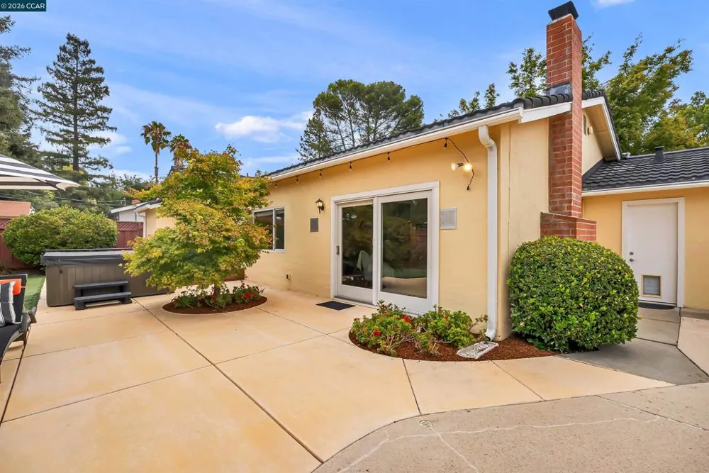 2330 Gill Port Ln Walnut Creek, CA 94598