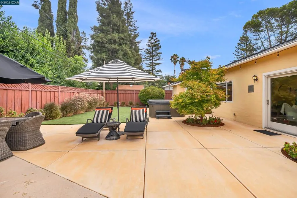 2330 Gill Port Ln Walnut Creek, CA 94598