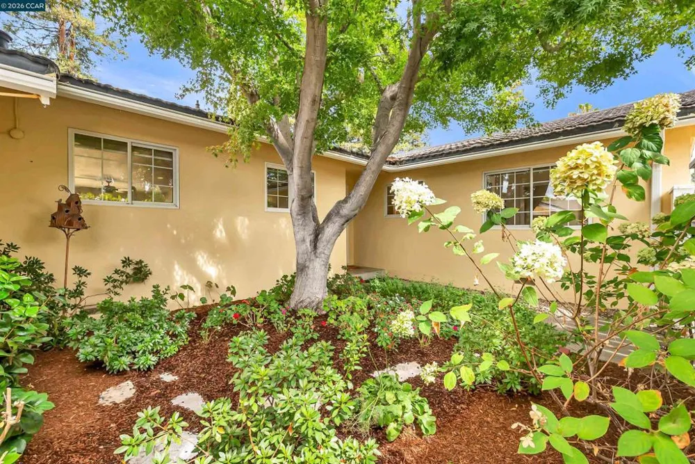2330 Gill Port Ln Walnut Creek, CA 94598