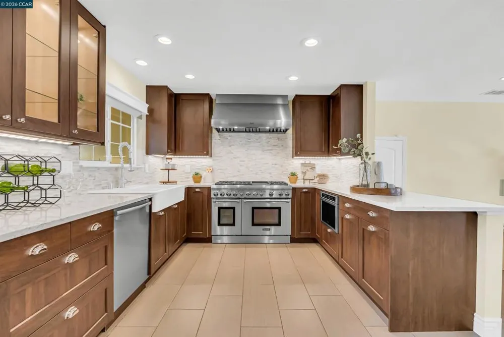 2330 Gill Port Ln Walnut Creek, CA 94598