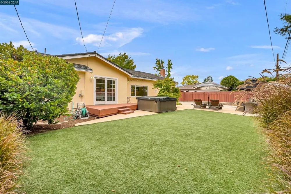2330 Gill Port Ln Walnut Creek, CA 94598