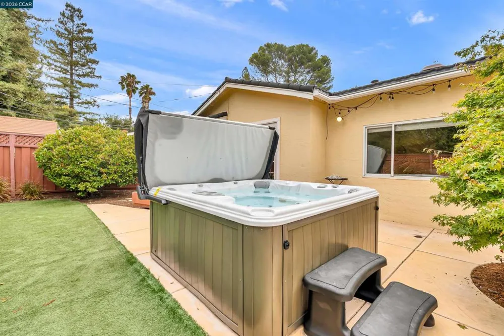 2330 Gill Port Ln Walnut Creek, CA 94598