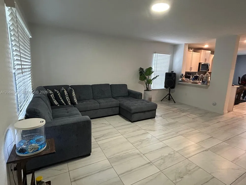 631 NE 4th Ter Florida City, FL 33034