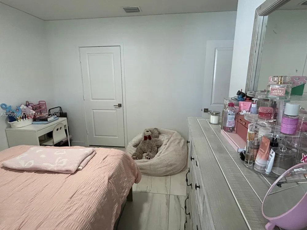 631 NE 4th Ter Florida City, FL 33034