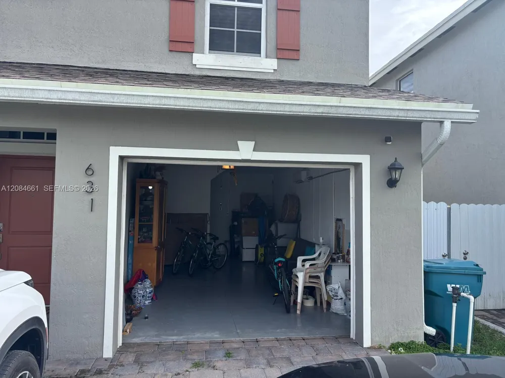 631 NE 4th Ter Florida City, FL 33034