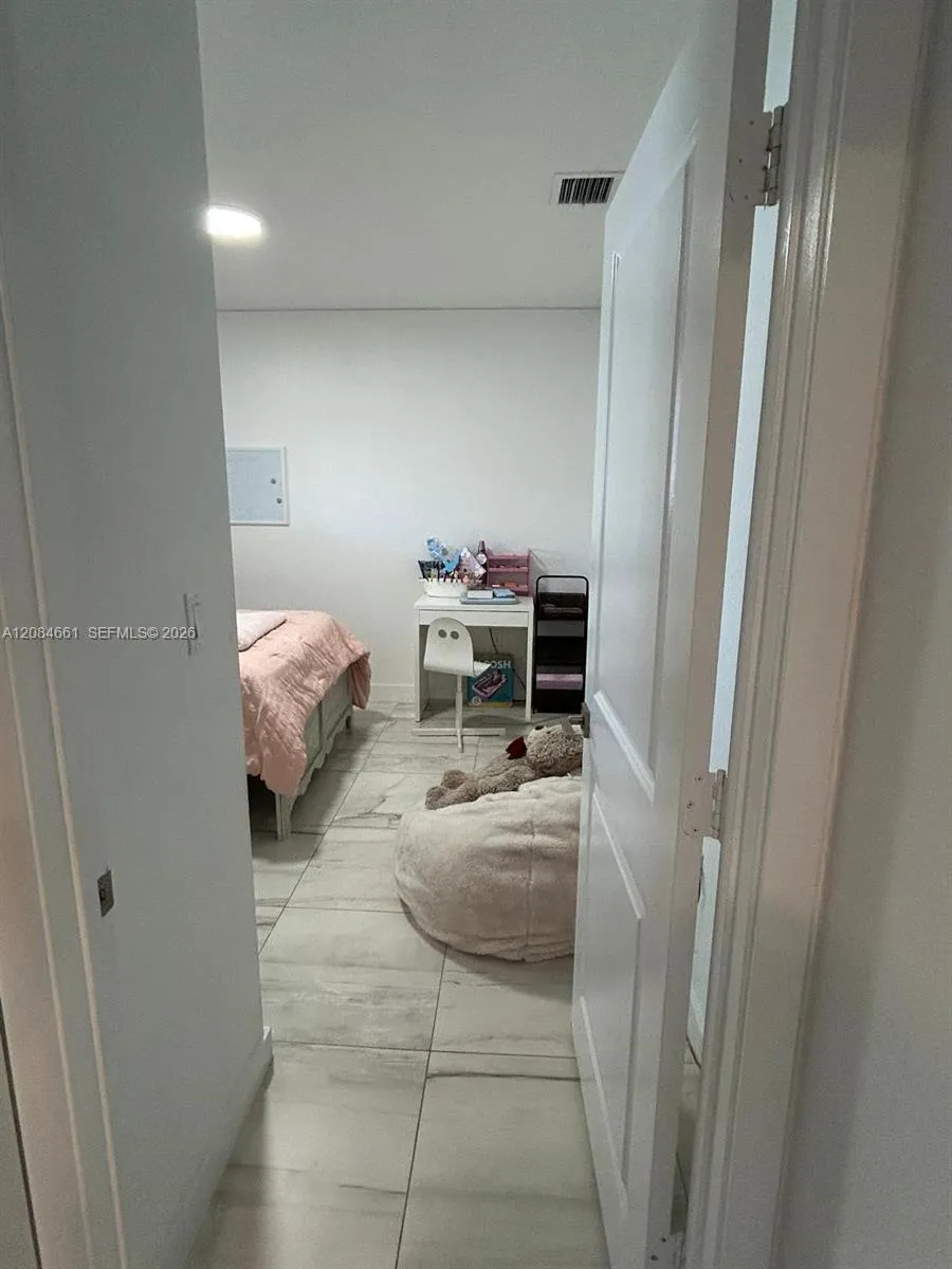 631 NE 4th Ter Florida City, FL 33034