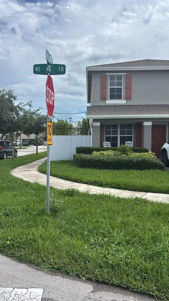 631 NE 4th Ter Florida City, FL 33034