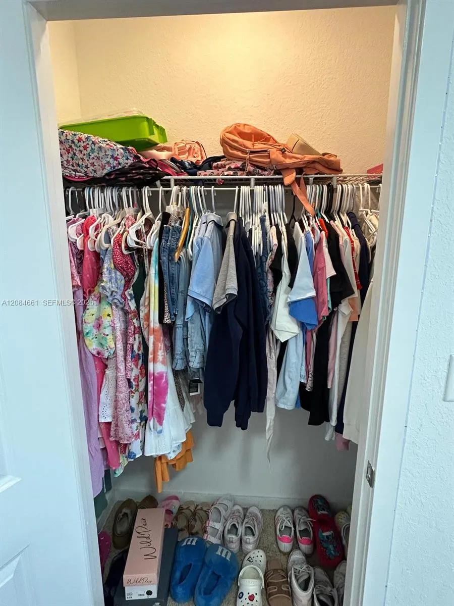 631 NE 4th Ter Florida City, FL 33034