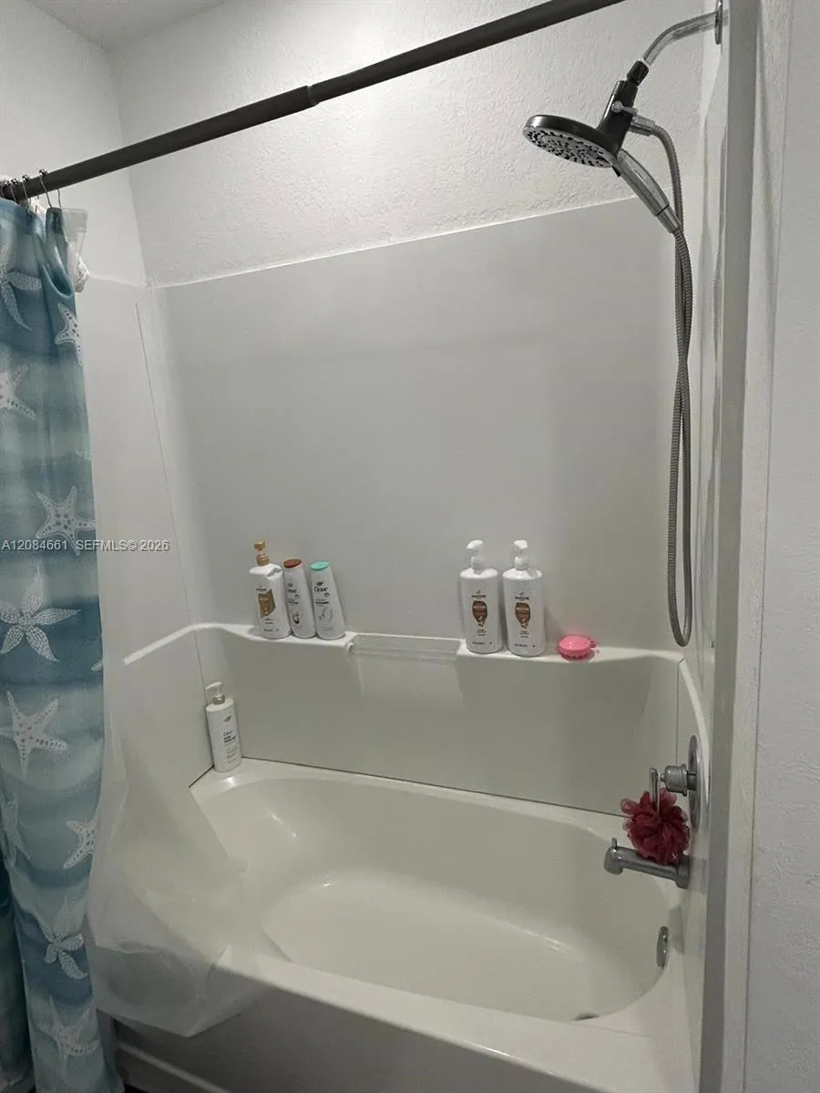 631 NE 4th Ter Florida City, FL 33034