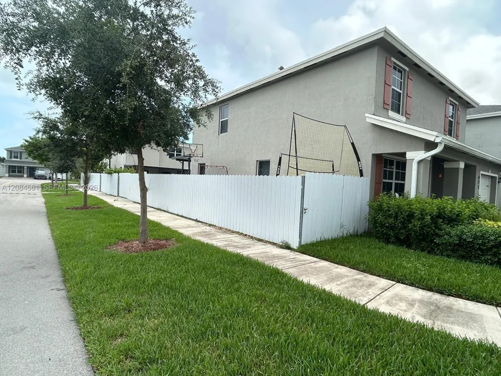 631 NE 4th Ter Florida City, FL 33034