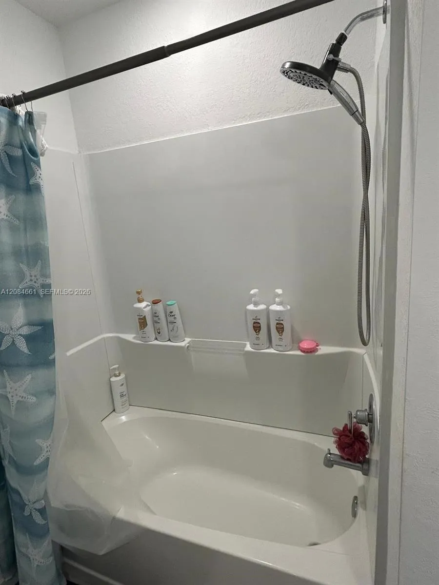 631 NE 4th Ter Florida City, FL 33034